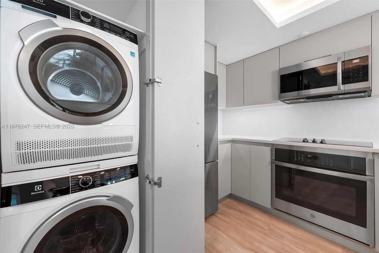 400 S Pointe Dr, Unit 2308, Miami Beach, FL 33139 Photo