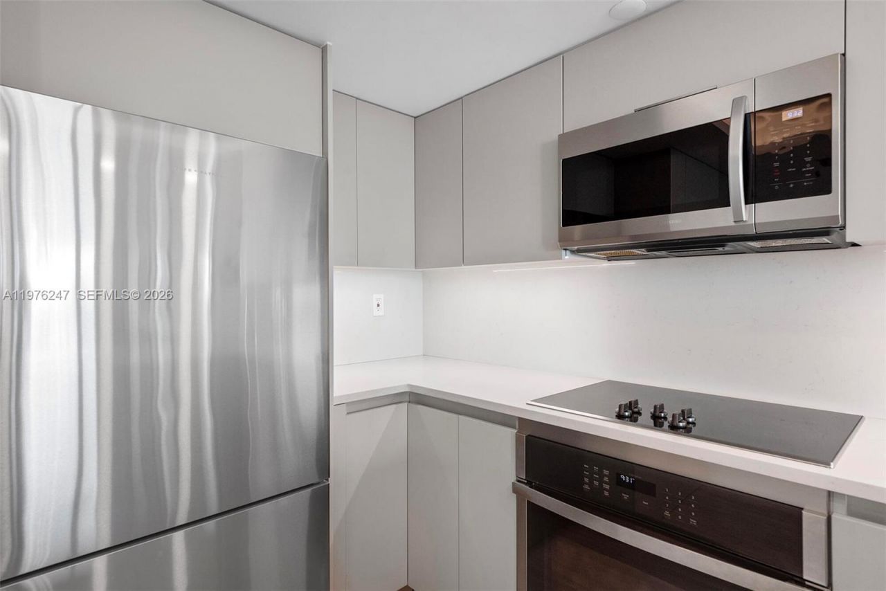 400 S Pointe Dr, Unit 2308, Miami Beach, FL 33139 Photo