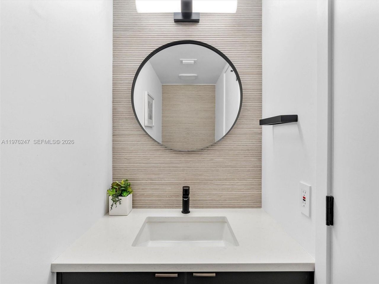 400 S Pointe Dr, Unit 2308, Miami Beach, FL 33139 Photo