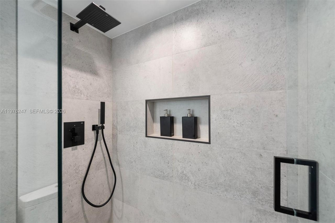 400 S Pointe Dr, Unit 2308, Miami Beach, FL 33139 Photo