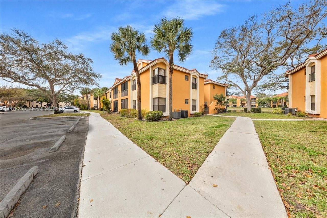 3814 Coral Tree Cir , Unit 3814, Coconut Creek, FL 33073 Photo