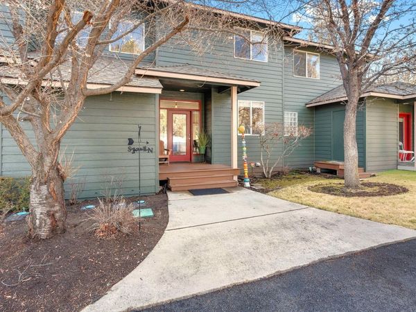 1045 Golden Pheasant Drive, Redmond, OR 97756