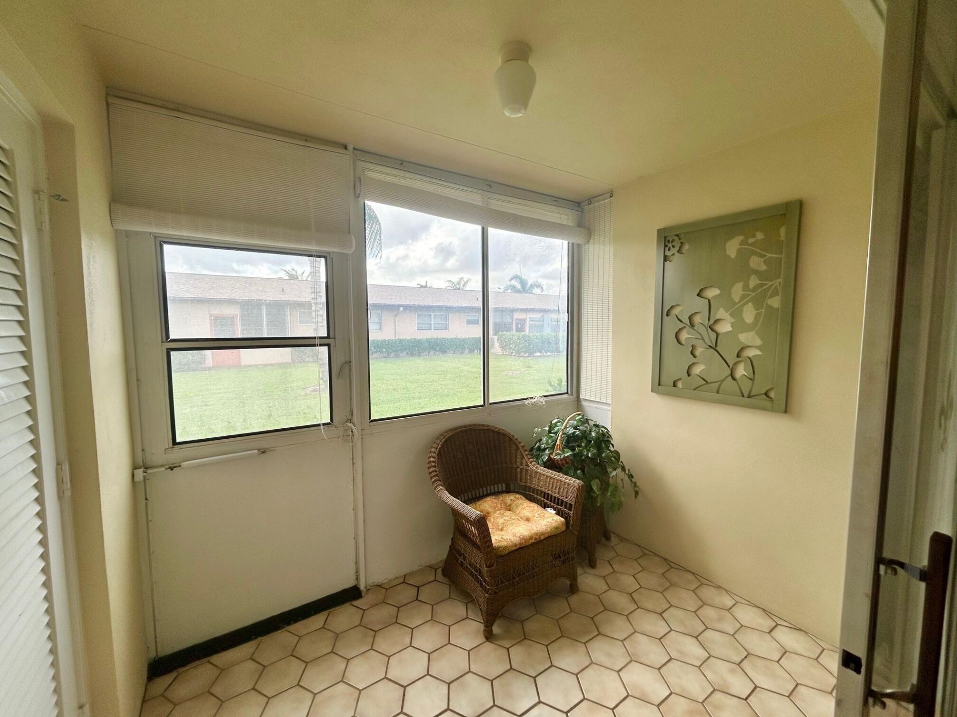 2990 Crosley Drive E, Unit G, West Palm Beach, FL 33415 Photo