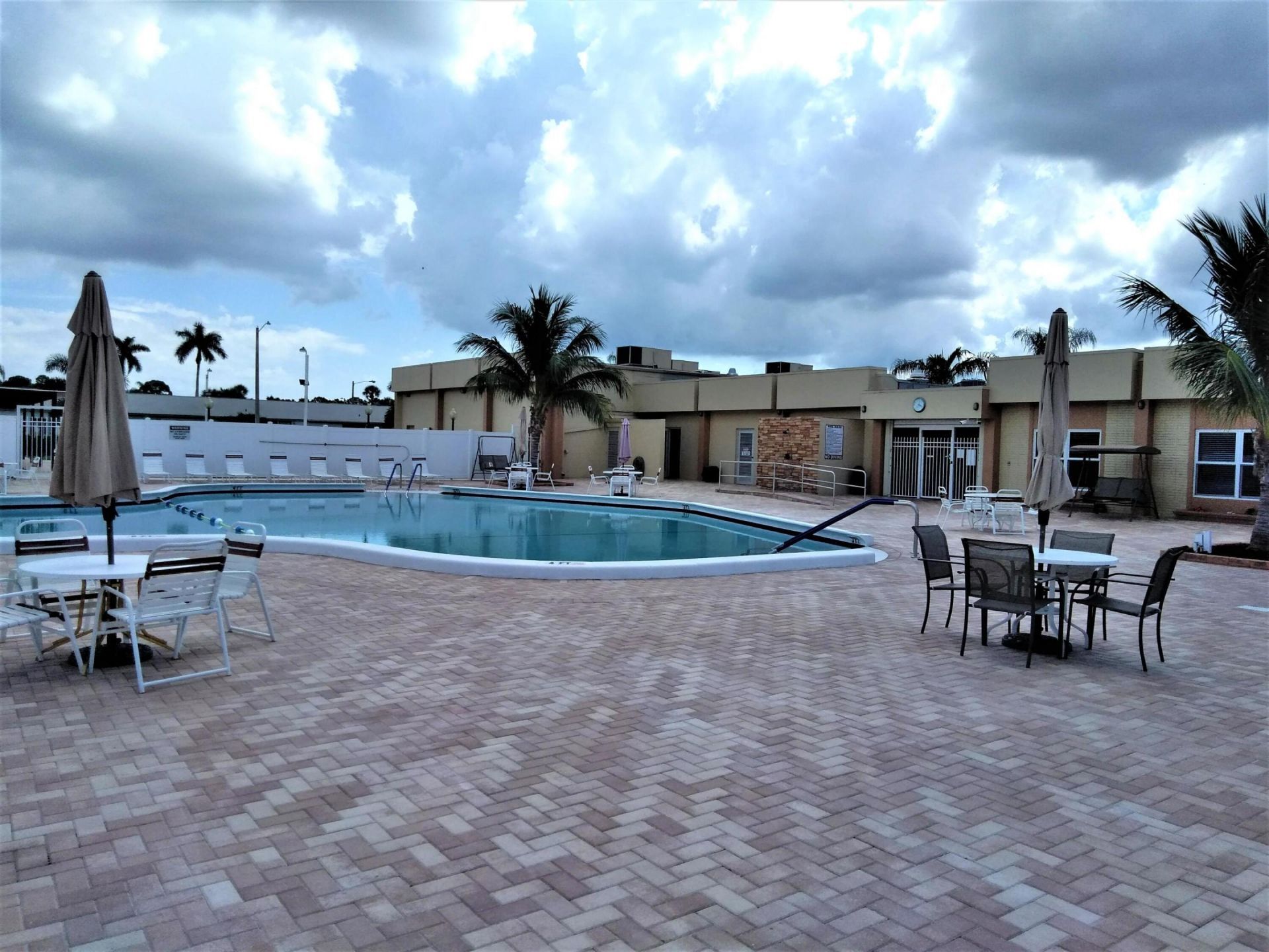 2990 Crosley Drive E, Unit G, West Palm Beach, FL 33415 Photo