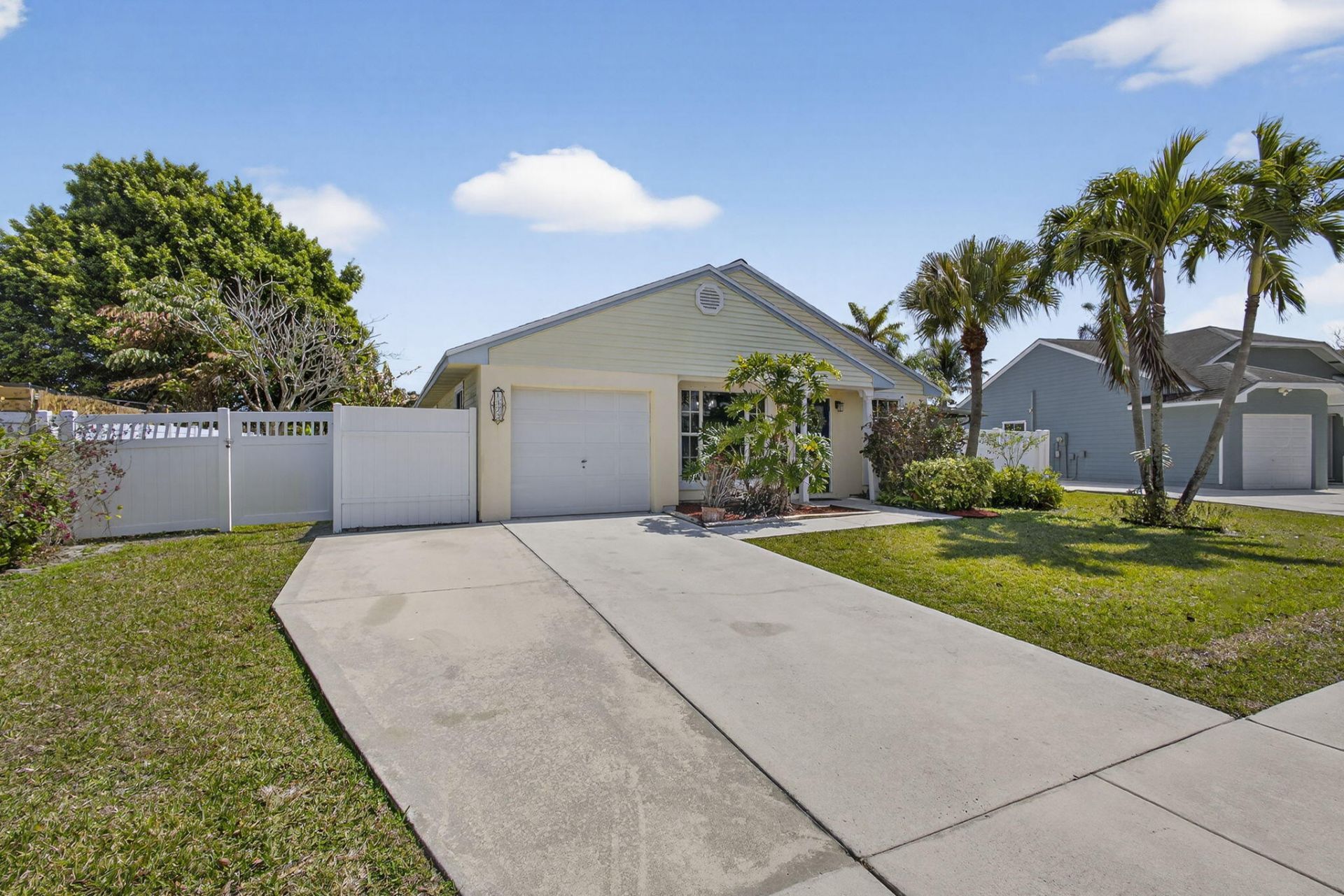 1172 Grandview Circle, Royal Palm Beach, FL 33411 Photo