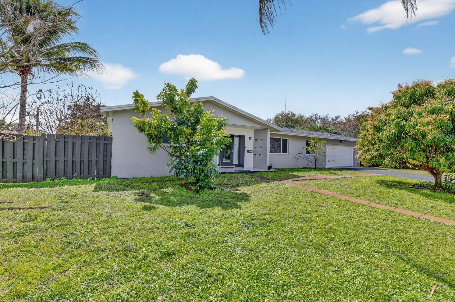 6980 NW 6th Street, Plantation, FL 33317 Photo