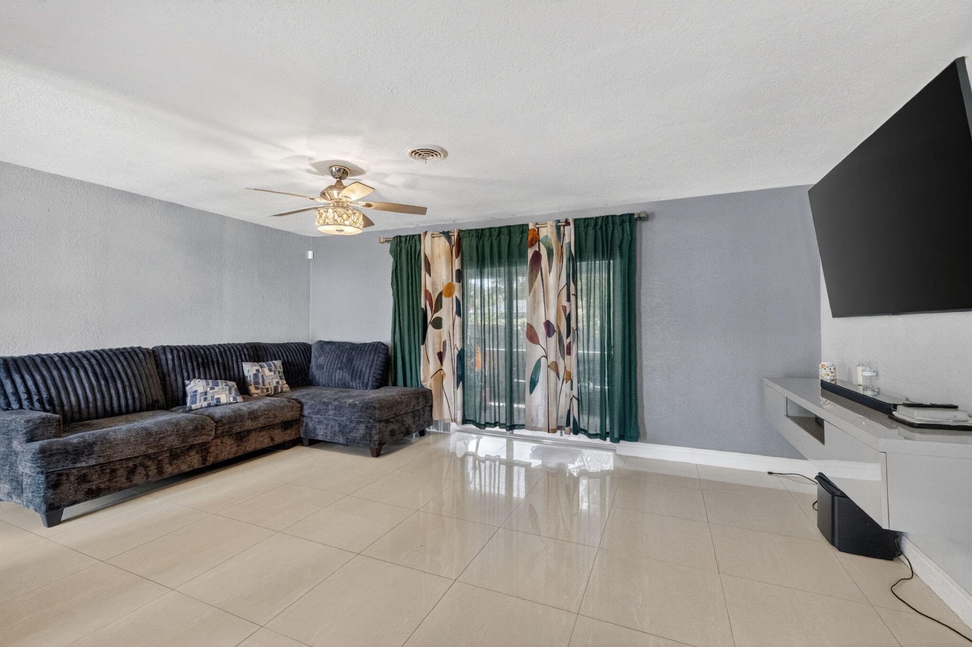 6980 NW 6th Street, Plantation, FL 33317 Photo
