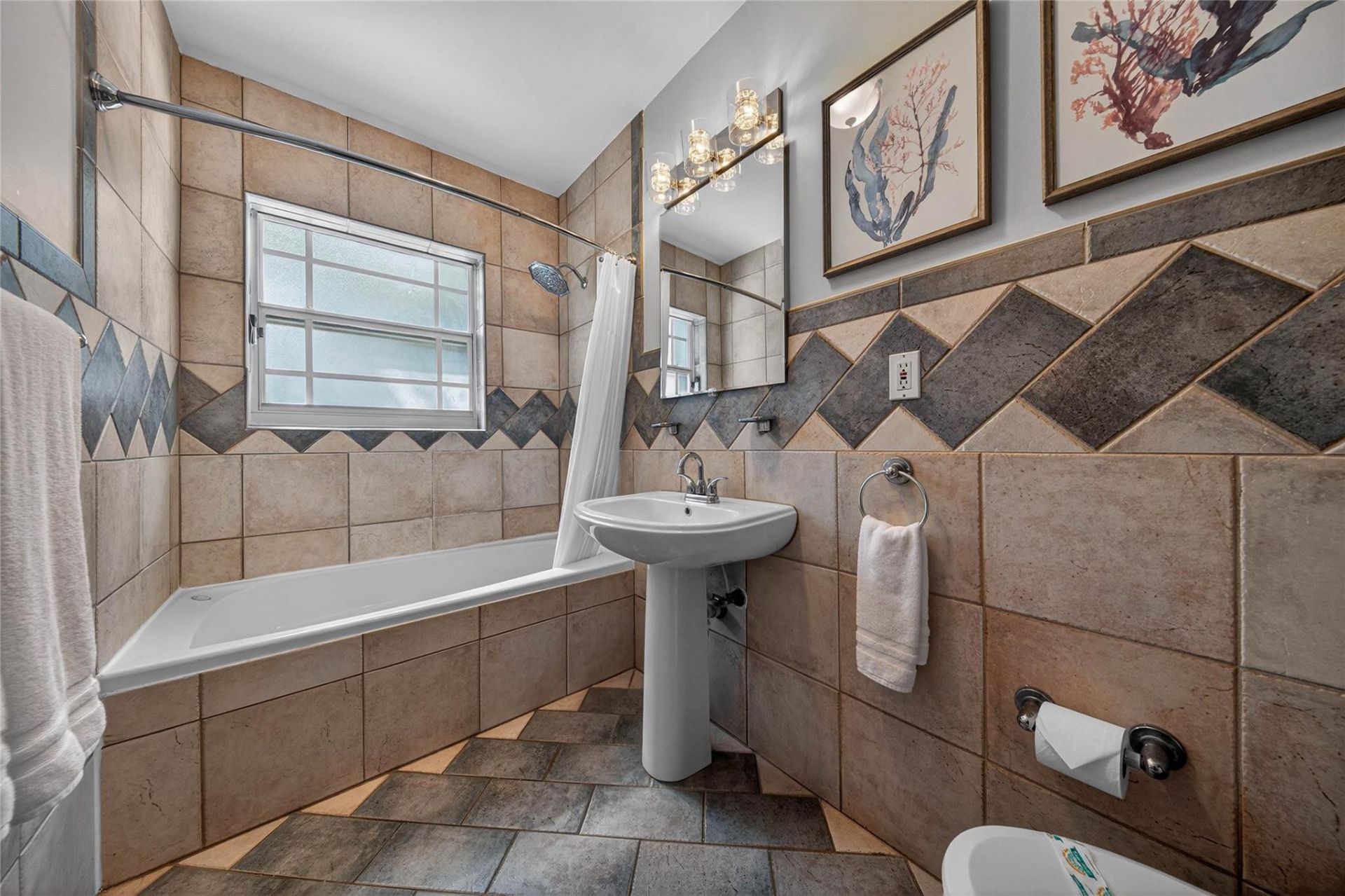 268 Hibiscus Avenue, Lauderdale by the Sea, FL 33308 Photo