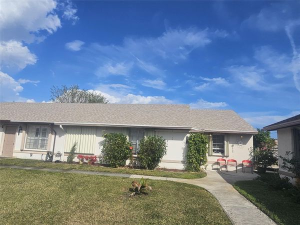 8040 SW 19th Ct, Davie, FL 33324
