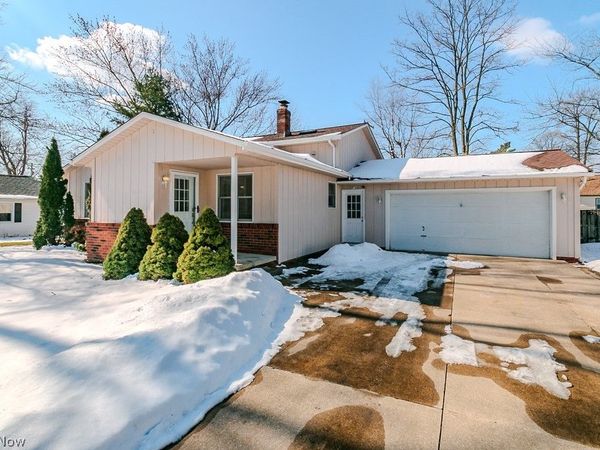 5034 Medhurst Avenue , Solon, OH 44139