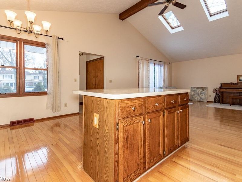 5034 Medhurst Avenue , Solon, OH 44139 Photo 10