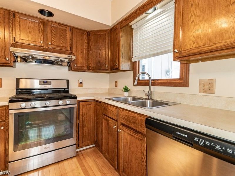 5034 Medhurst Avenue , Solon, OH 44139 Photo 12