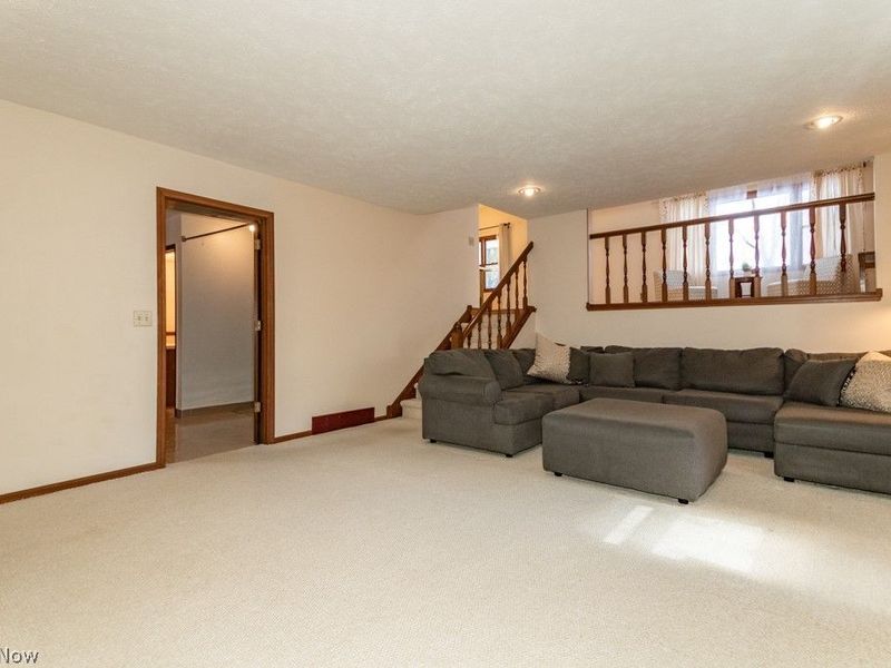 5034 Medhurst Avenue , Solon, OH 44139 Photo 15