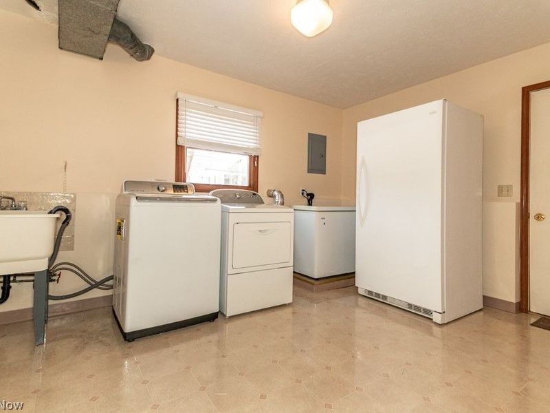 5034 Medhurst Avenue , Solon, OH 44139 Photo 19