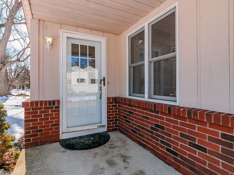 5034 Medhurst Avenue , Solon, OH 44139 Photo 2