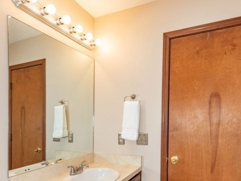 5034 Medhurst Avenue , Solon, OH 44139 Photo 34