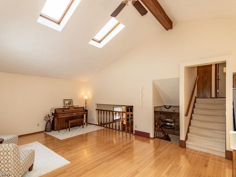 5034 Medhurst Avenue , Solon, OH 44139 Photo 4