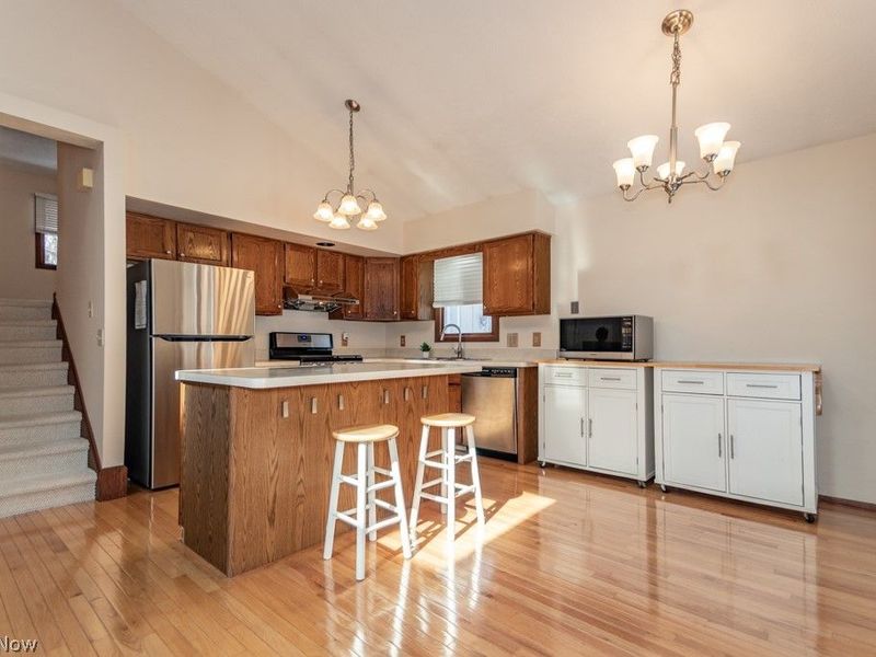 5034 Medhurst Avenue , Solon, OH 44139 Photo 8