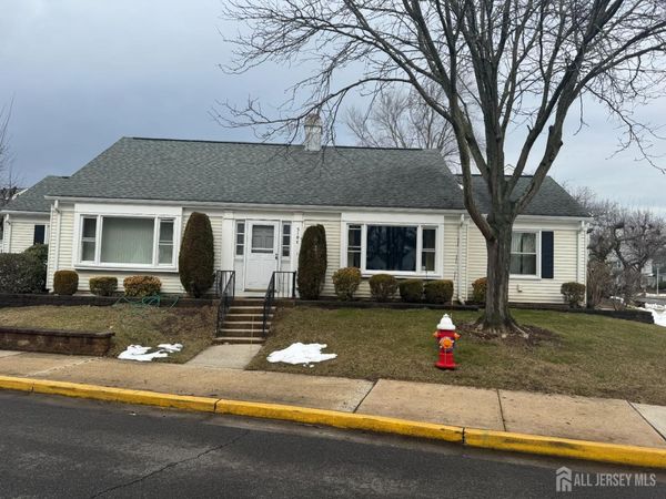 310 Sharon Way, Monroe Township, NJ 08831