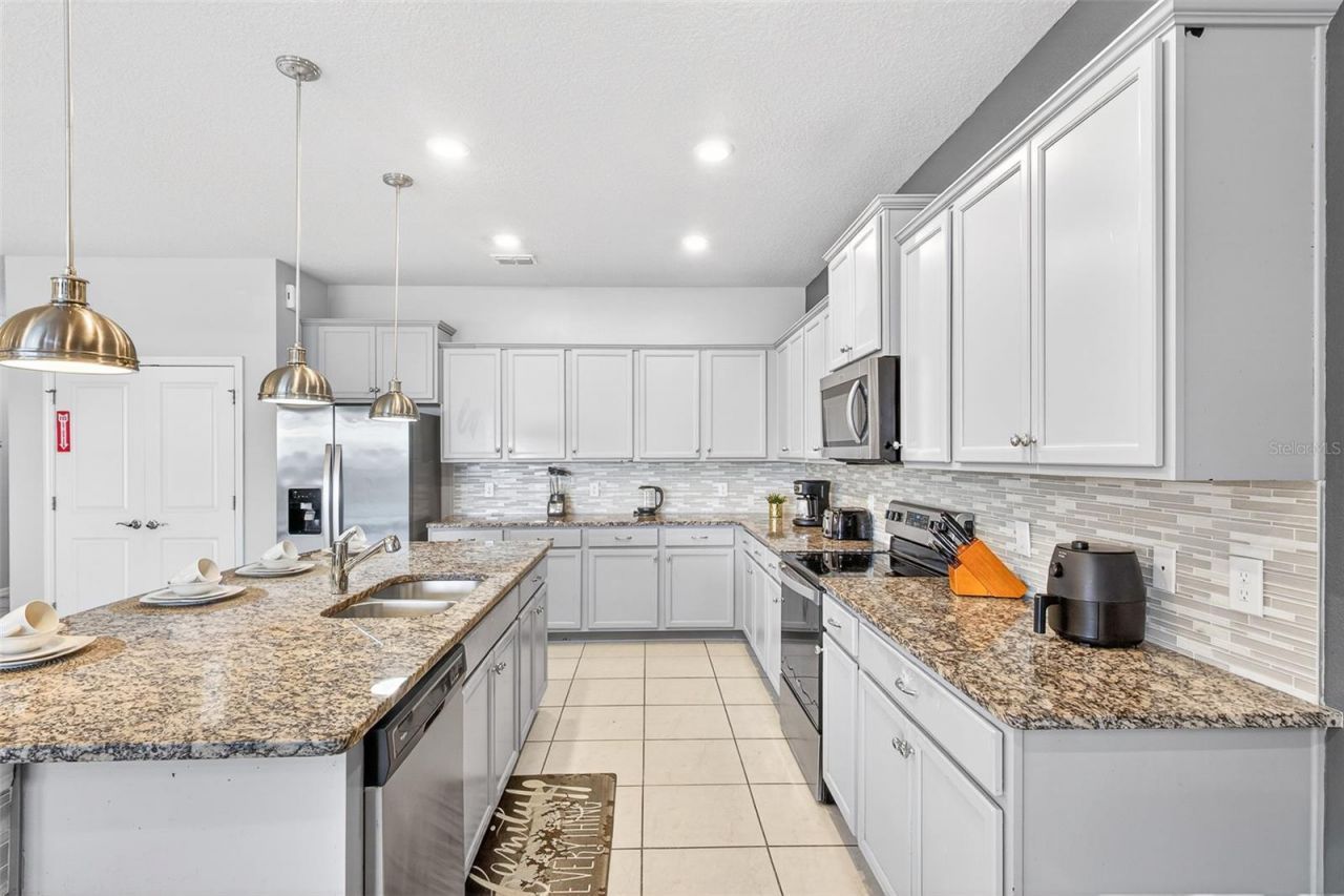 3711 Lana Avenue , Davenport, FL 33897 Photo