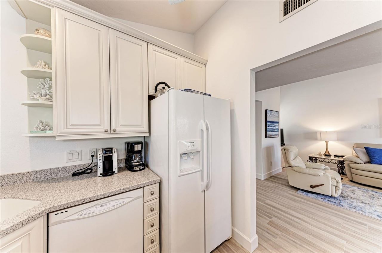 4725 Gulf Of Mexico Drive, Unit 309, Longboat Key, FL 34228 Photo