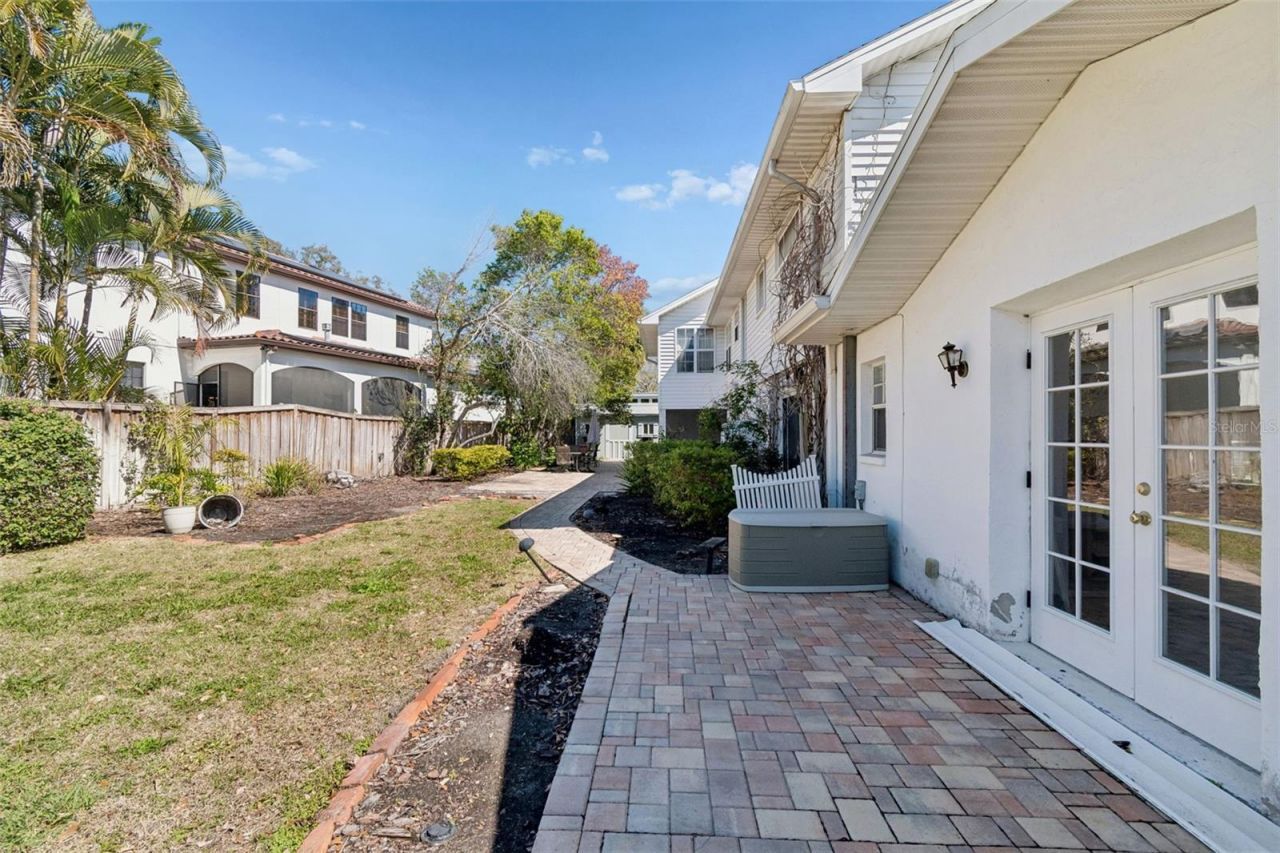 19 Sandpiper Road, Tampa, FL 33609 Photo
