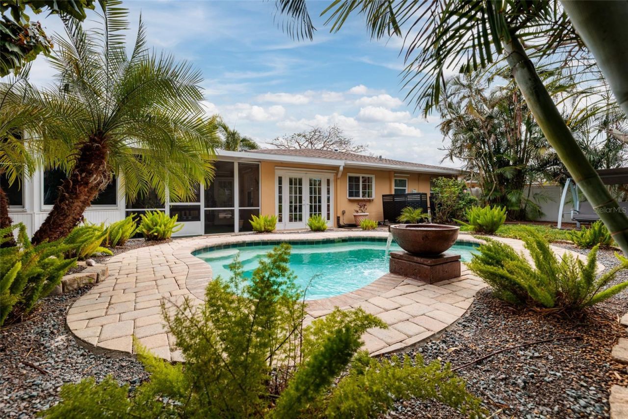 2209 Sunrise Drive Se, Saint Petersburg, FL 33705 Photo