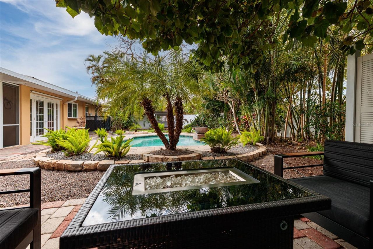 2209 Sunrise Drive Se, Saint Petersburg, FL 33705 Photo