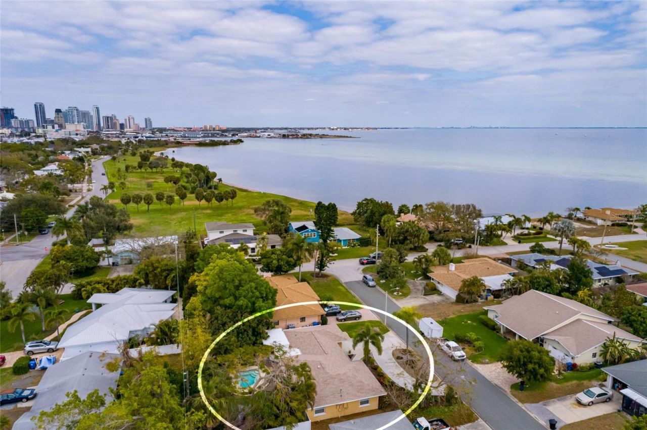 2209 Sunrise Drive Se, Saint Petersburg, FL 33705 Photo