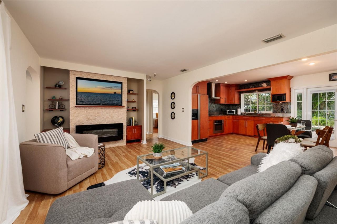 2209 Sunrise Drive Se, Saint Petersburg, FL 33705 Photo