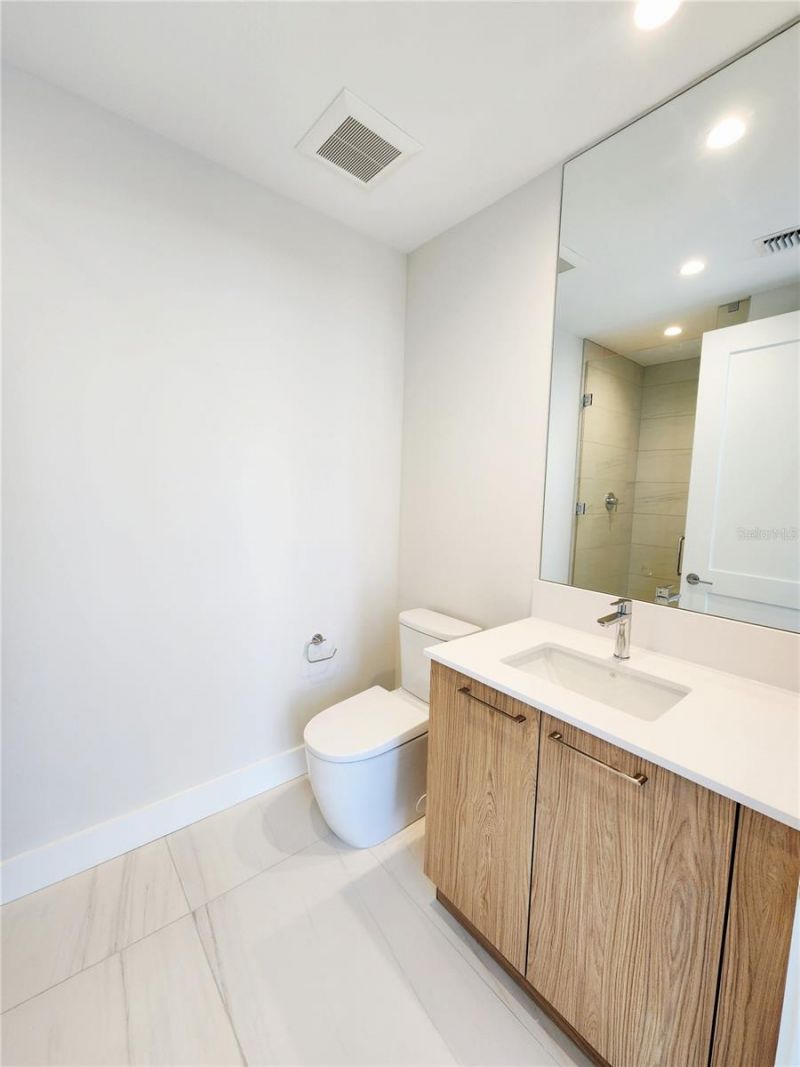 275 1st Avenue S, Unit 2307, Saint Petersburg, FL 33701 Photo