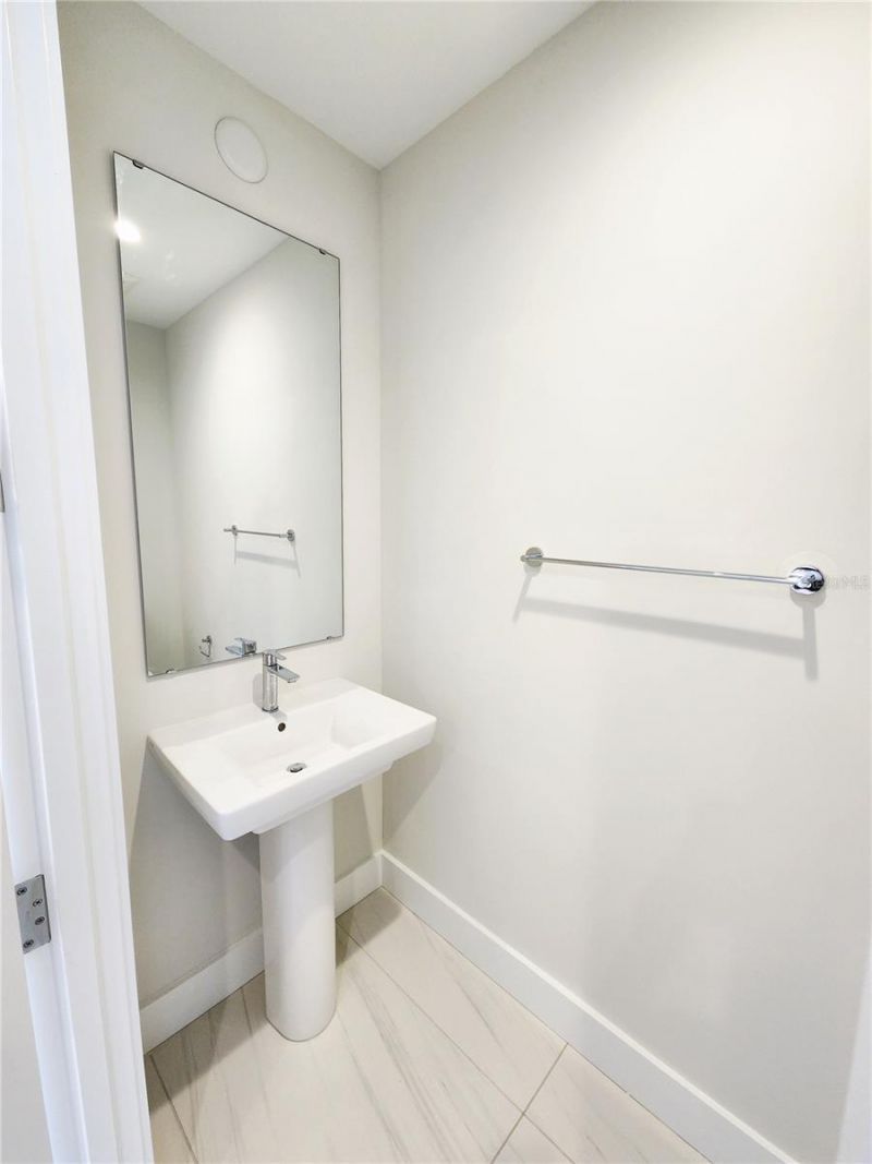 275 1st Avenue S, Unit 2307, Saint Petersburg, FL 33701 Photo