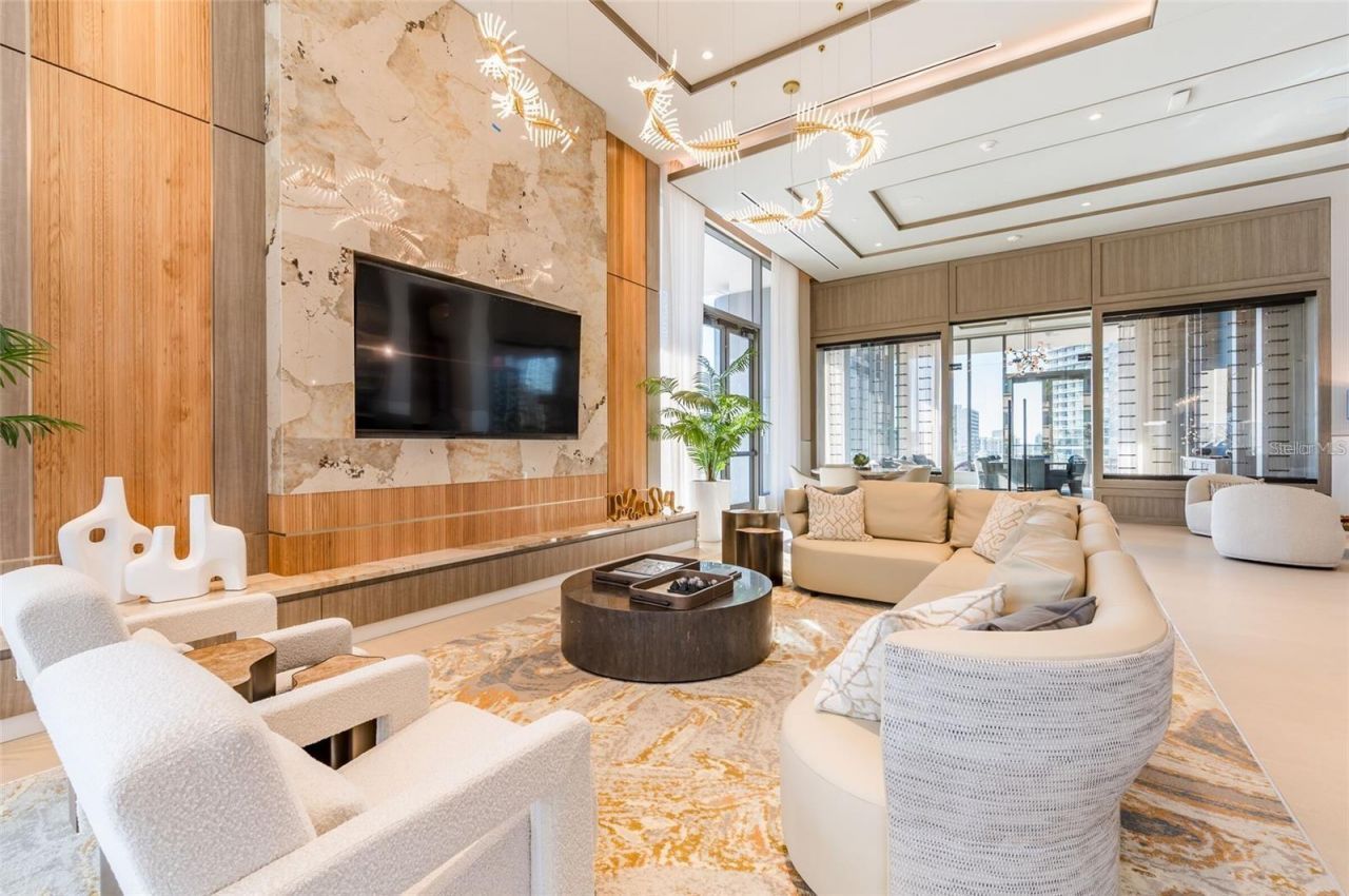 275 1st Avenue S, Unit 2307, Saint Petersburg, FL 33701 Photo