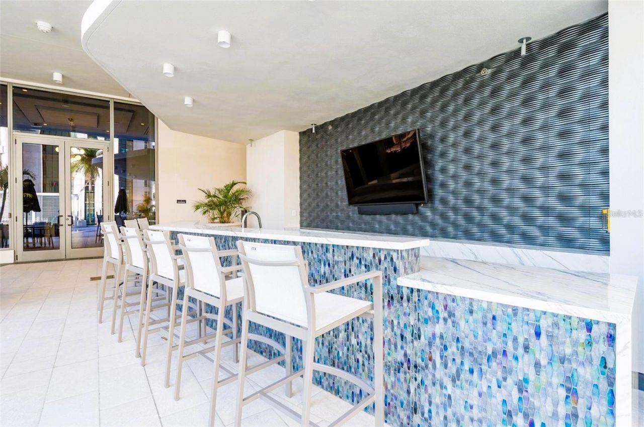 275 1st Avenue S, Unit 2307, Saint Petersburg, FL 33701 Photo