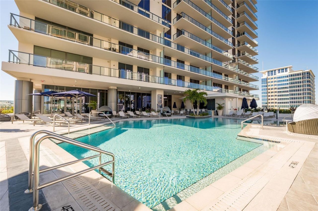 275 1st Avenue S, Unit 2307, Saint Petersburg, FL 33701 Photo