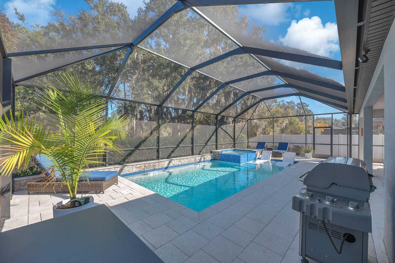 12928 Twin Bridges Drive , Riverview, FL 33579 Photo