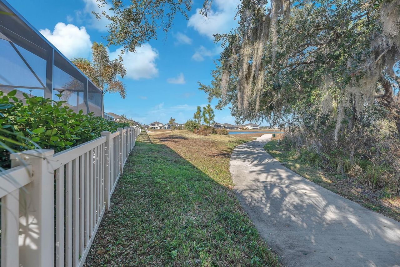 12928 Twin Bridges Drive , Riverview, FL 33579 Photo