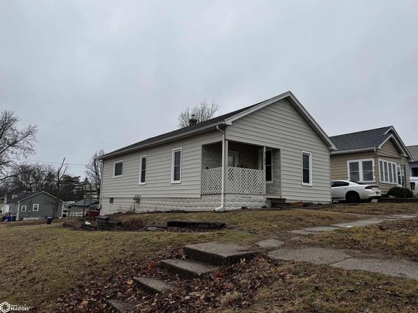 3102 Avenue J, Fort Madison, IA 52627