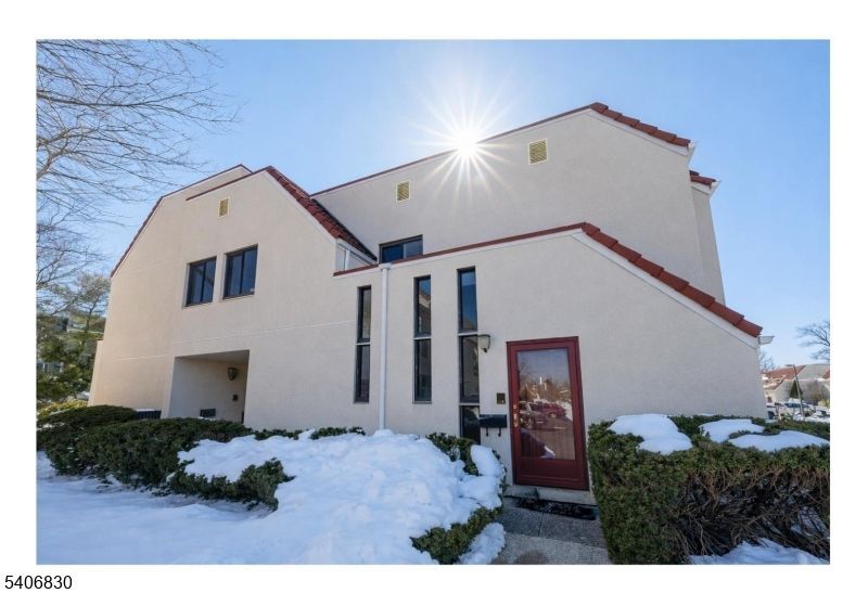 11 Cerone Ct, West Orange, NJ 07052 Main Photo