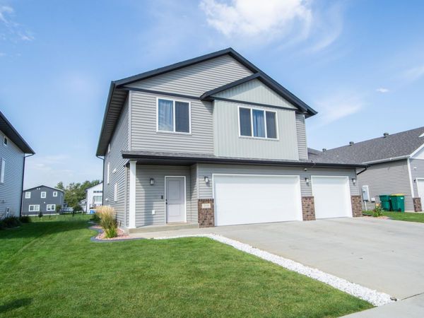 319 6th Street E, Horace, ND 58047