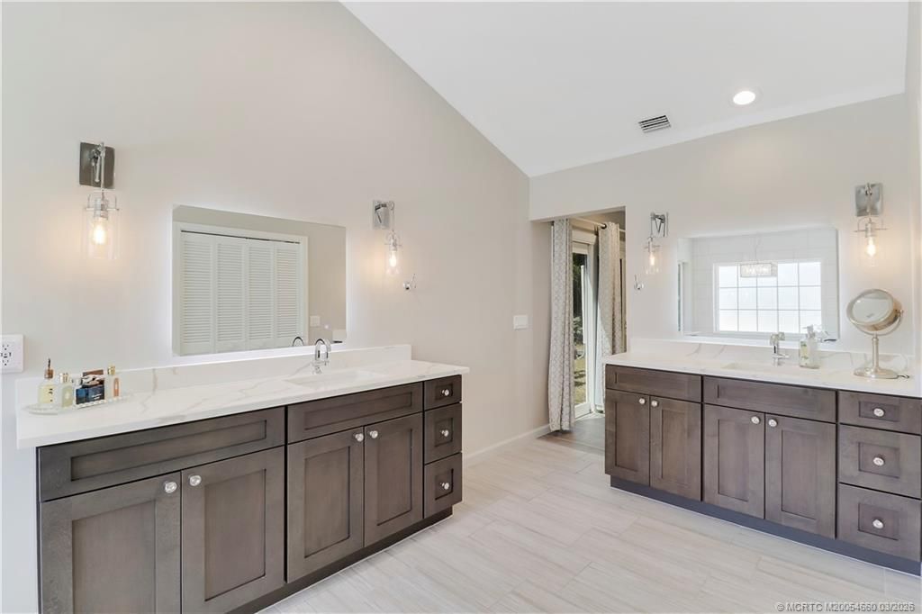 815 NE Stokes Terrace, Jensen Beach, FL 34957 Photo