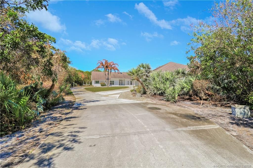 815 NE Stokes Terrace, Jensen Beach, FL 34957 Photo