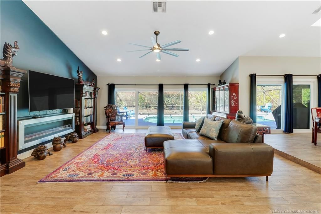 815 NE Stokes Terrace, Jensen Beach, FL 34957 Photo