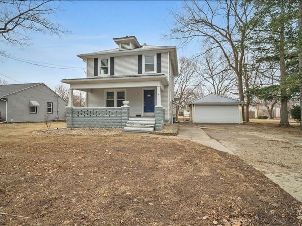 811 W College Avenue , Normal, IL 61761