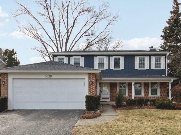1028 Highland Lane , Glenview, IL 60025