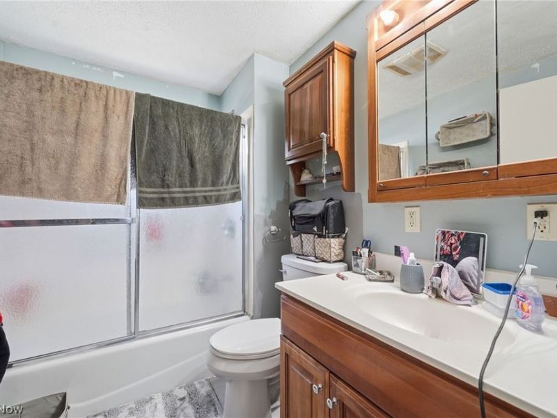 207 Harmon Avenue NE, Brewster, OH 44613 Photo 18