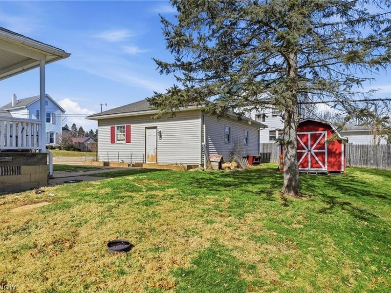 207 Harmon Avenue NE, Brewster, OH 44613 Photo 21