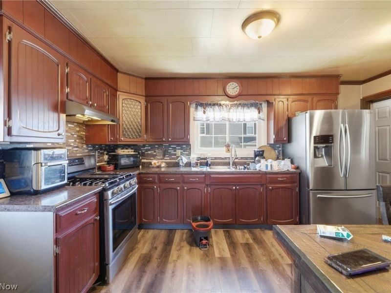 207 Harmon Avenue NE, Brewster, OH 44613 Photo 9