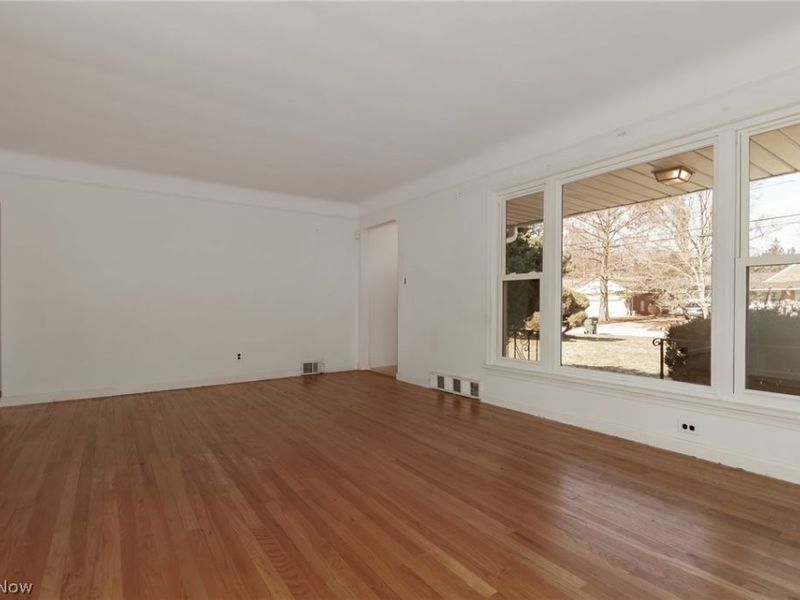 2078 Miami Road , Euclid, OH 44117 Photo 6