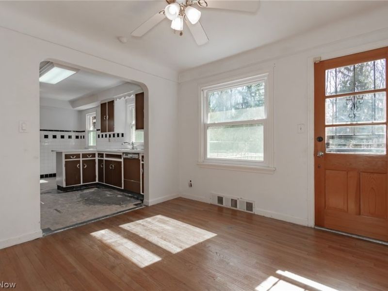 2078 Miami Road , Euclid, OH 44117 Photo 8